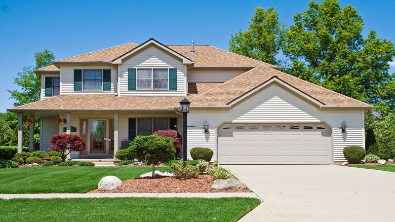 Top Ways You Can Benefit from a New Garage Door Installation in Berwyn